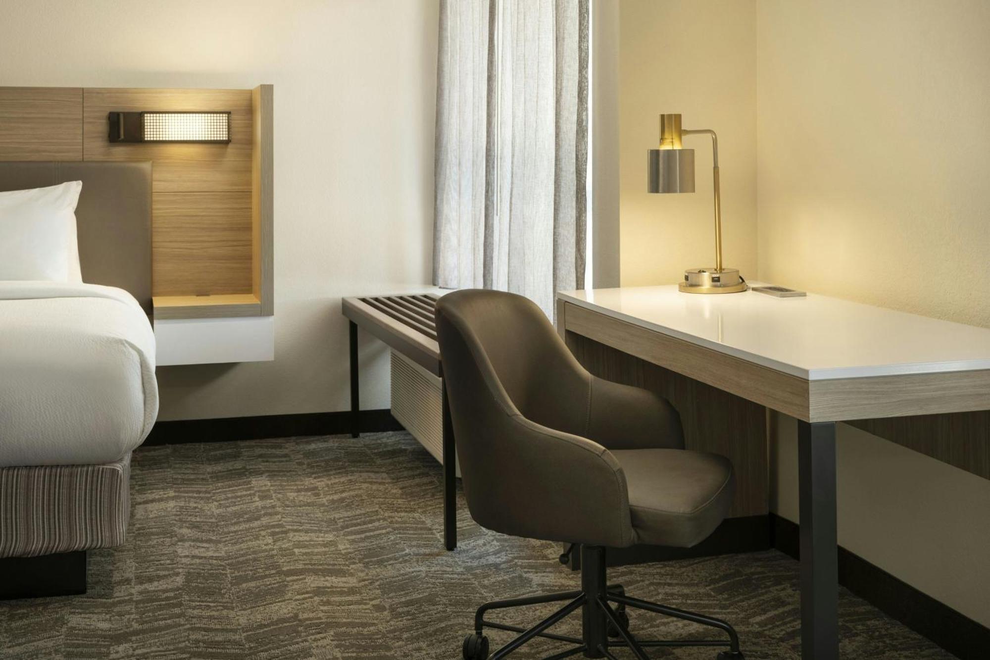 Springhill Worth Hotel